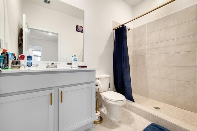 Building Photo - 834 SW 11th Ter