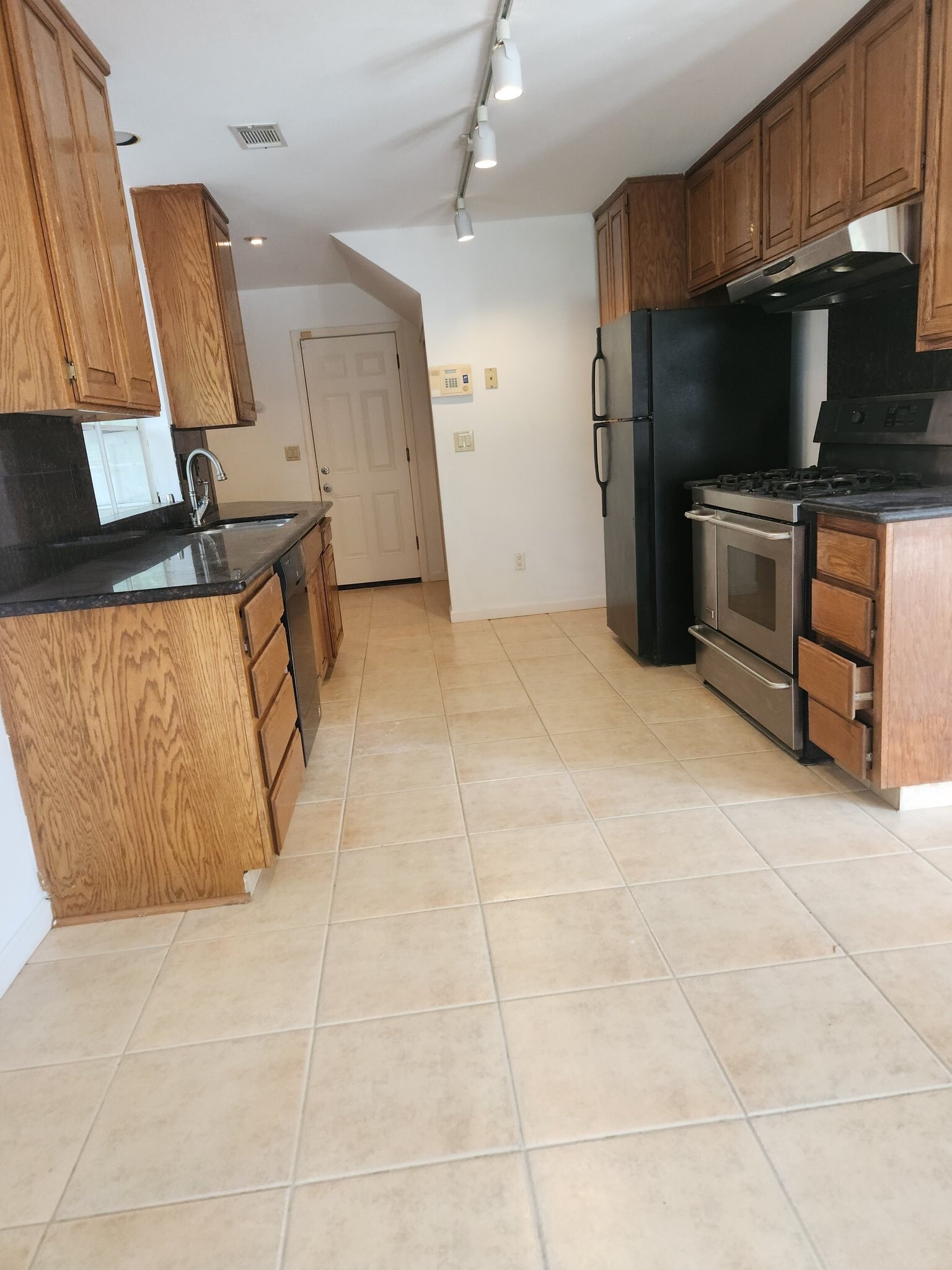 Building Photo - 2156 Cheyenne Way