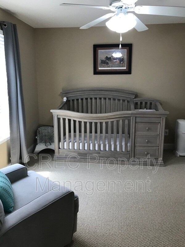 Building Photo - 4055 Hartland St