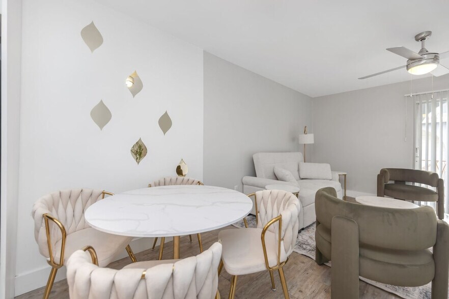 Building Photo - 4403 W Cleveland St