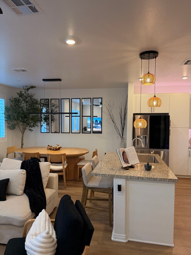 Building Photo - 36351 Elizabeth Ln