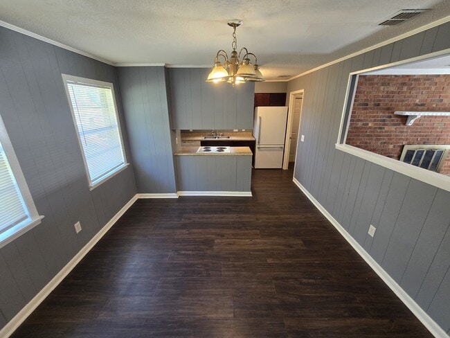 Building Photo - 408 S Orange Edwards Blvd
