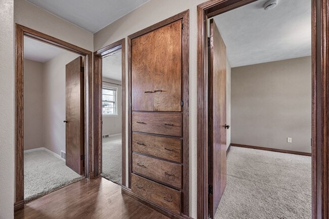 Building Photo - Single Family Home On Convenient, Quiet St...
