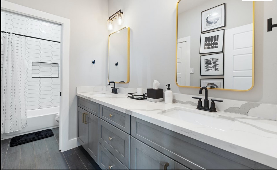 Building Photo - 7033 Avenue L