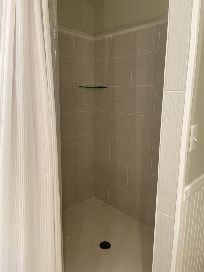 Building Photo - Beautiful home in Emerald Isle.