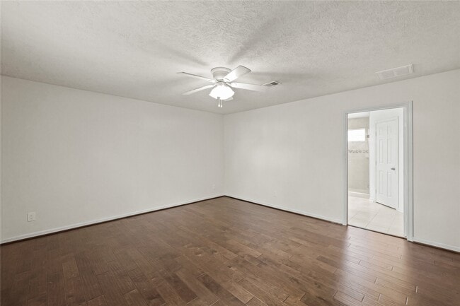 Building Photo - 14110 Saddlebend Dr