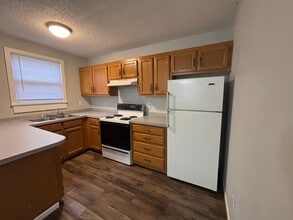 Building Photo - 513 N Maple St