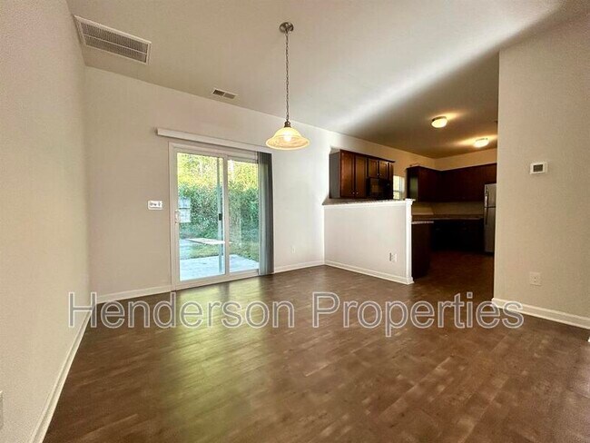 Building Photo - 303 Village Creek Way