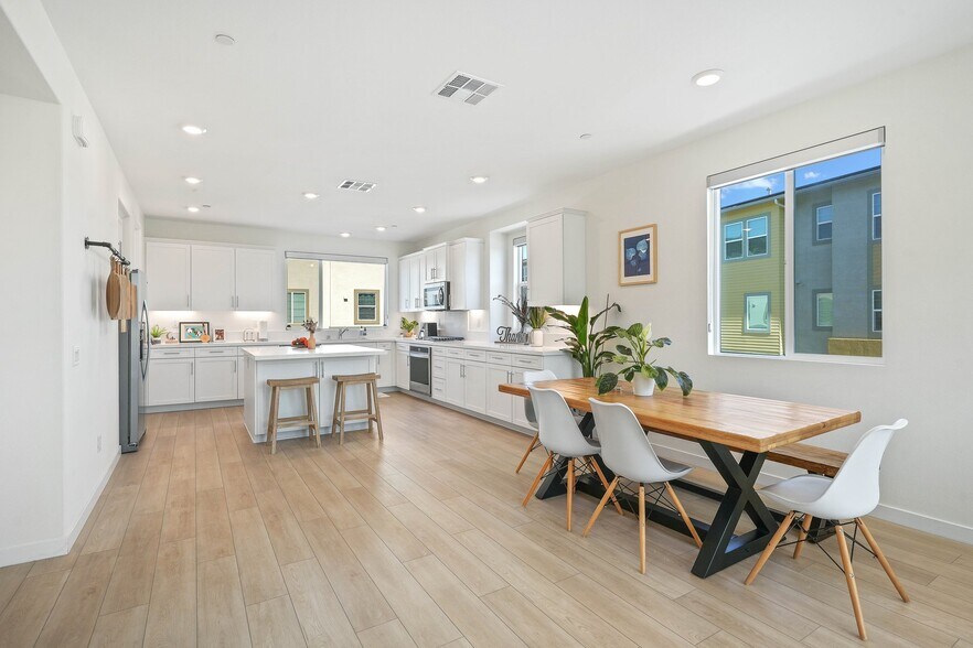 Kitchen | Main Second Level - 27586 Manzanita Way