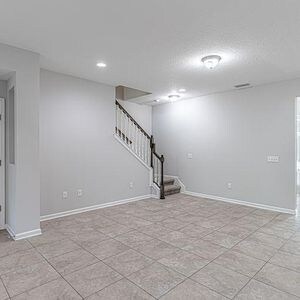 Building Photo - 319 Richmond Dr
