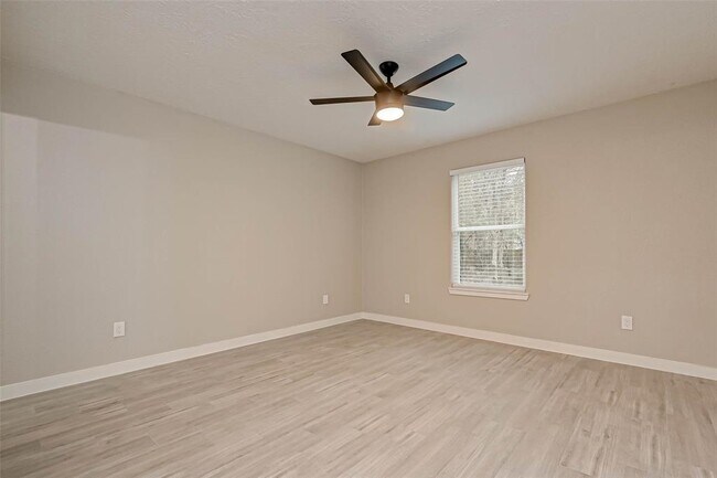 Building Photo - 1508 E Red Cedar Cir