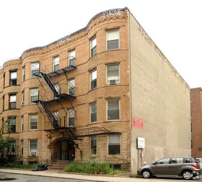 Building Photo - 40-42 Symphony Rd