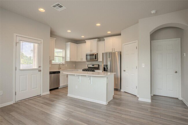 Building Photo - 120 Caney Cv