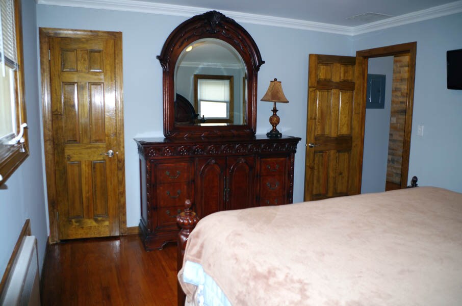 Building Photo - 44 Scoles Ave