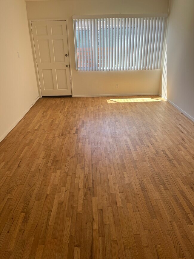 Building Photo - 12514 Venice Blvd