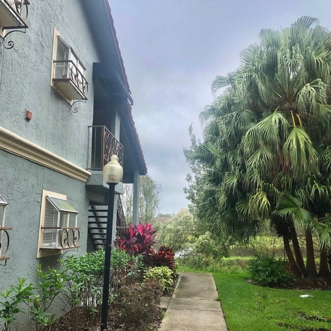 Building Photo - APARTMENT FOR RENT IN THE BEST AREA OF ORLANDO