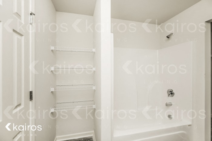 Building Photo - 618 Cartecay Dr