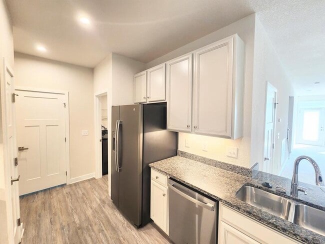 Building Photo - 257 Riley Wy