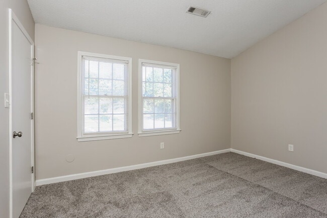 Building Photo - 1699 Winchester Way SE