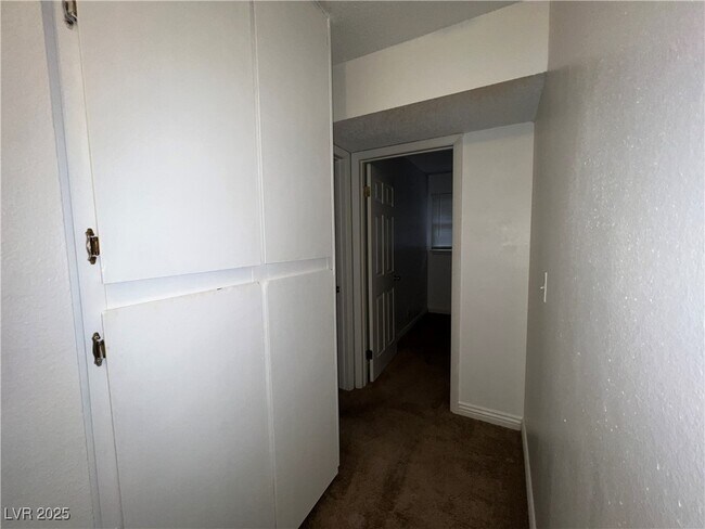 Building Photo - 1467 Lorilyn Ave