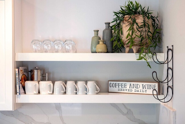 Building Photo - 690 Stone Peak Lp