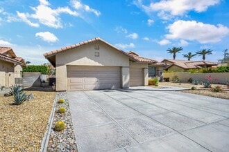 Building Photo - 40180 Eastwood Ln