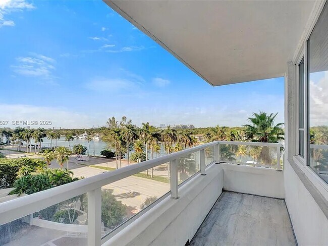 Building Photo - 5005 Collins Ave