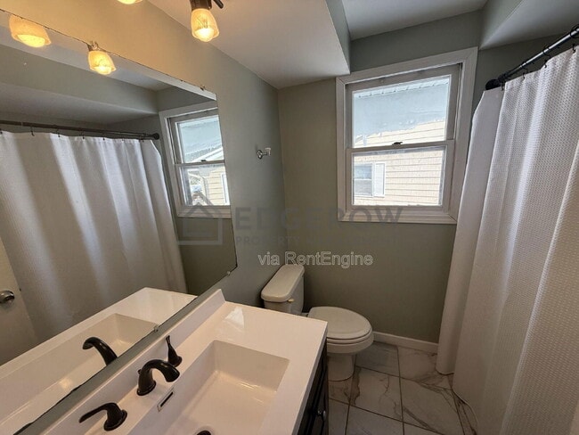 Building Photo - 2714 Colton Dr SE