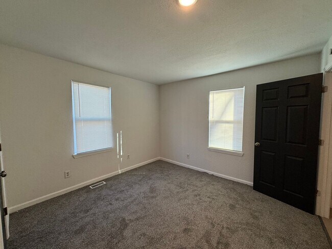 Building Photo - 1800 Gordon St