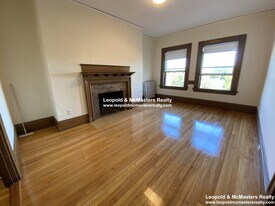 Building Photo - 2 Ware St