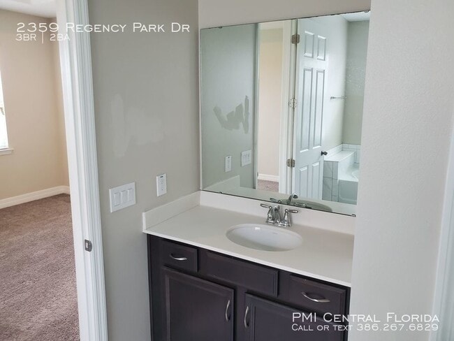 Building Photo - 2359 Regency Park Dr