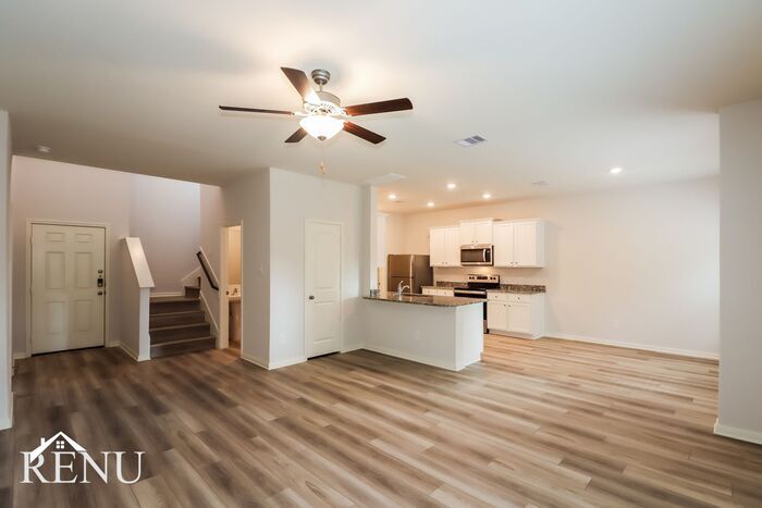 Building Photo - 10410 Sweetwater Creek Dr