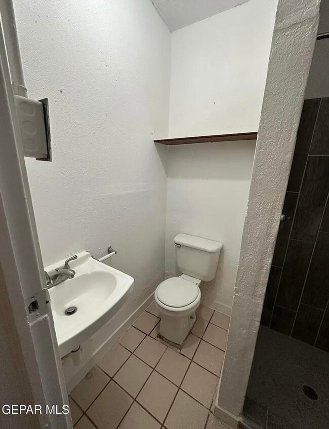 Building Photo - 160 Arnold Pl