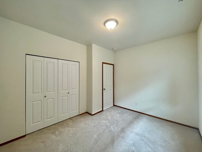 Building Photo - Charming Home in quiet Sunset Landing Community, Edmonds!