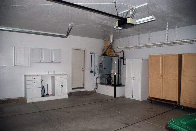 Building Photo - D'Andrea Single Story 3 BR Home on Corner Lot