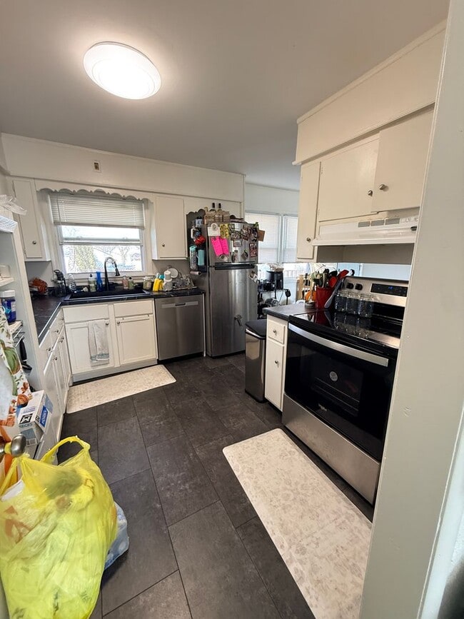 Building Photo - 1521 Thompson St