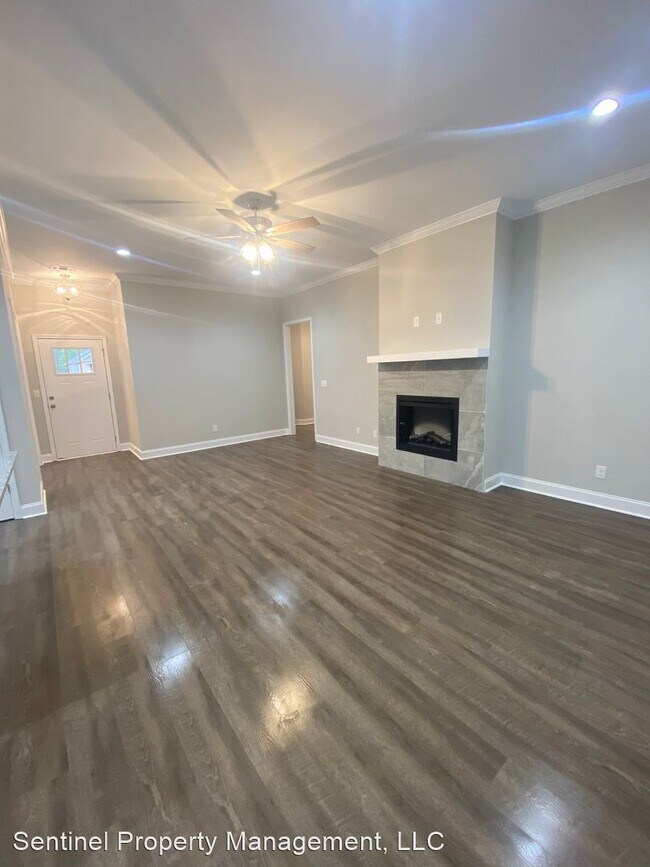 Building Photo - 3 br, 2 bath House - 211 Lasso Drive