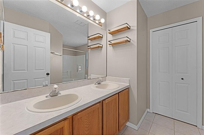 Building Photo - 4033 Forest Island Dr