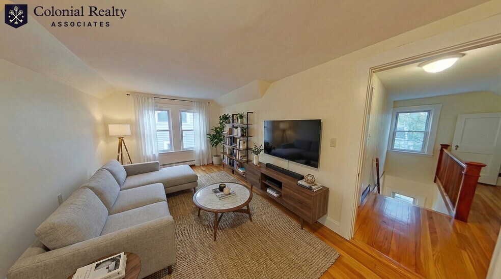 Building Photo - 174 Cushing St