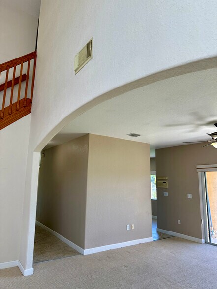 Building Photo - 14141 SW 129th Ave