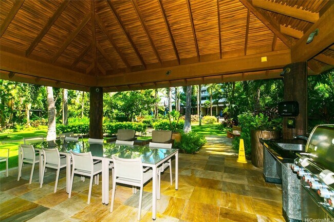 Building Photo - 1551 Ala Wai Blvd