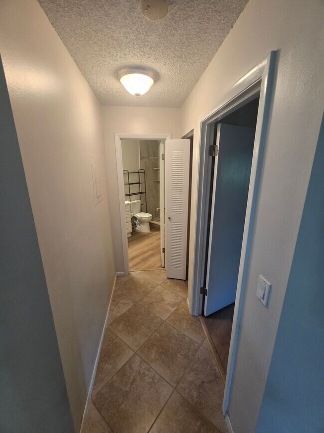 Building Photo - 2577 Grassy Point Dr