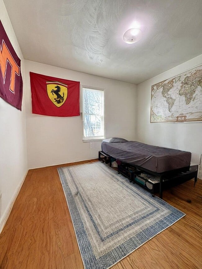 Building Photo - Spacious Four-Bedroom Home with Loft and Private Fenced Yard – Steps from Downtown Blacksburg