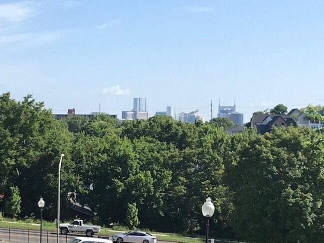 Building Photo - 1104A W Grove Ave