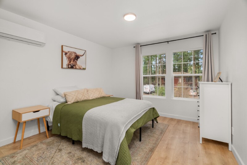 Building Photo - 7105 20th Ave SE