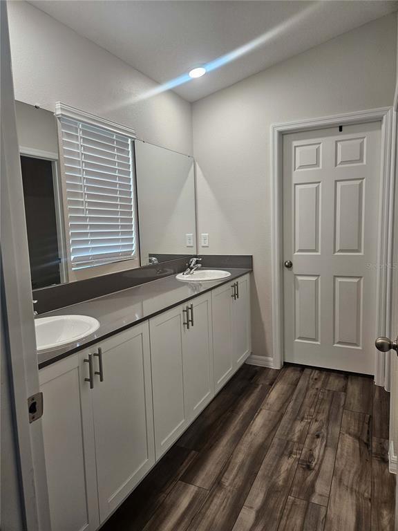 Building Photo - 1603 Ellesmere Ave