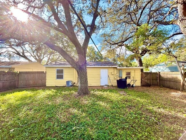 Building Photo - 1280 Bertland Way