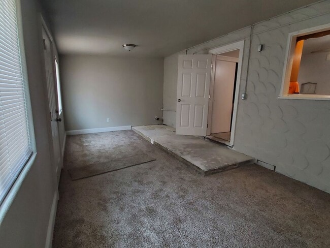 Building Photo - 1415