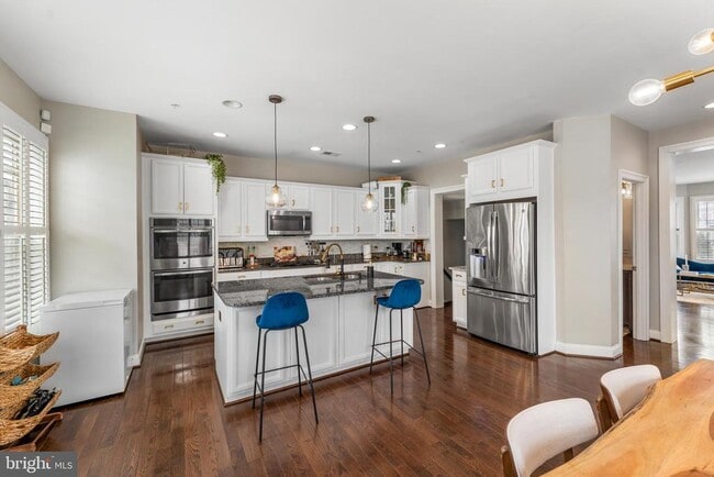 Building Photo - 726 River Mist Dr