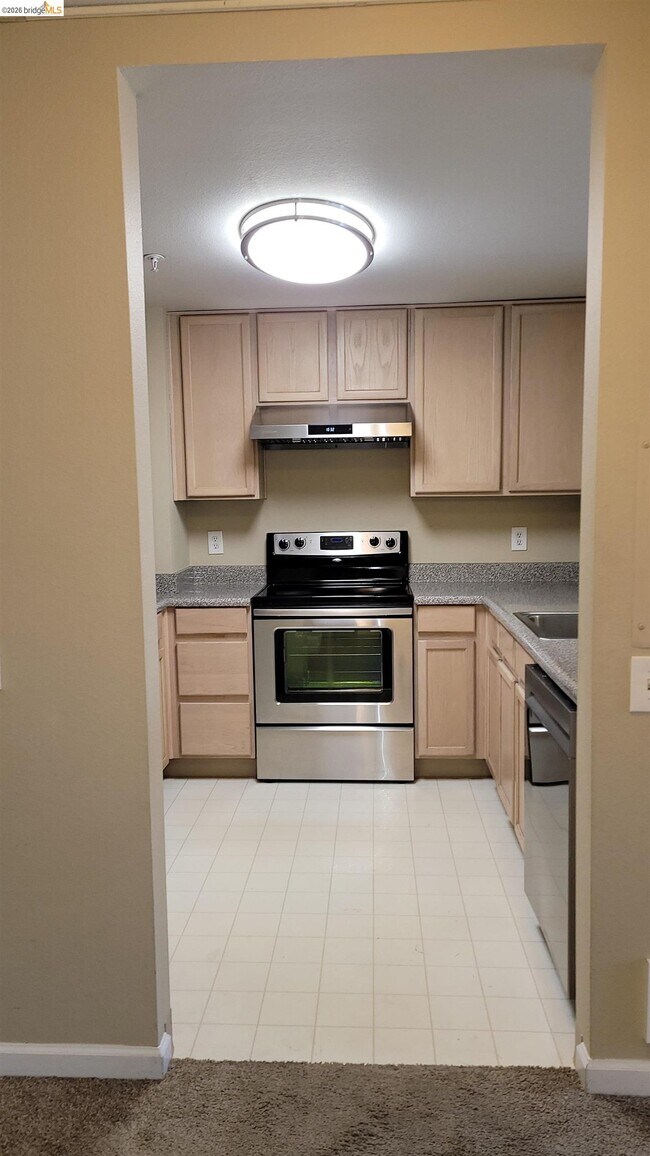 Building Photo - 555 10th St